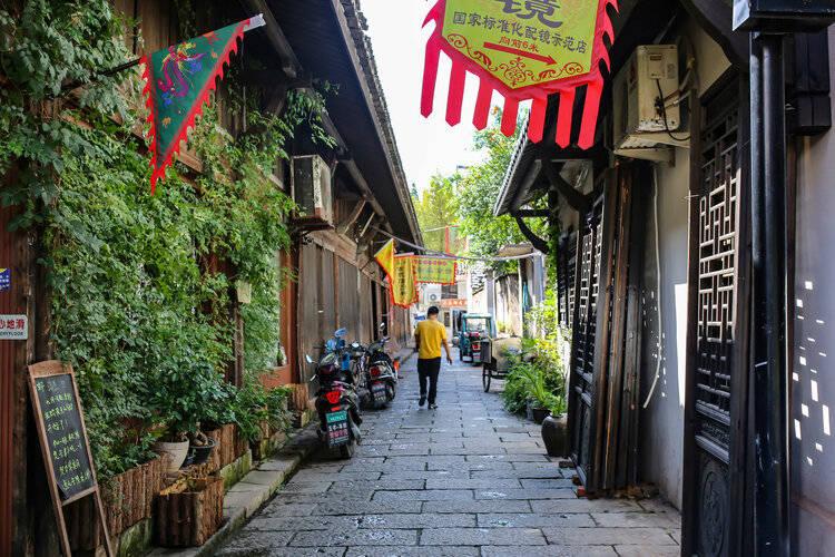 2023年全市进出口税收入库近七千万元